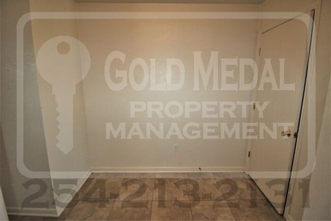 Photo - 1103 Lansberry Ct