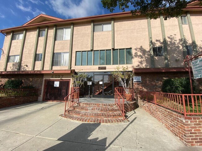 Crestbrook Apartments