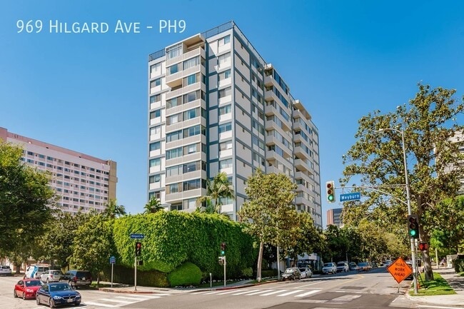 Photo - 969 Hilgard Ave Unidad PH9 Rental