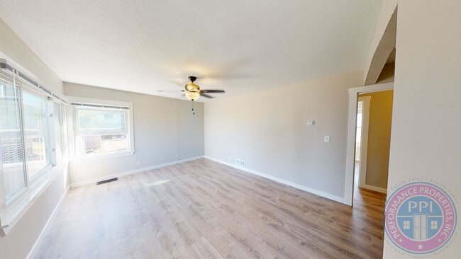 Photo - Desirable Woodlawn Neighborhood Ranch