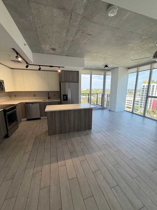 Photo - 112 NW 31st St Unidad A2