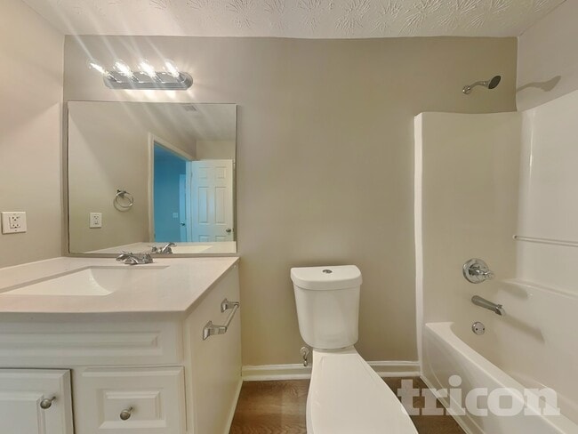 Photo - 40 Halley Ct