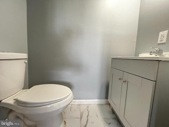 Photo - 4930 Eads Pl NE