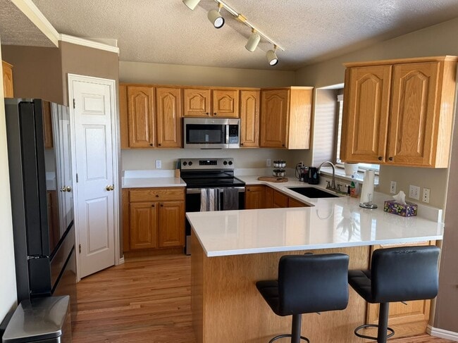 5572 4075 W St