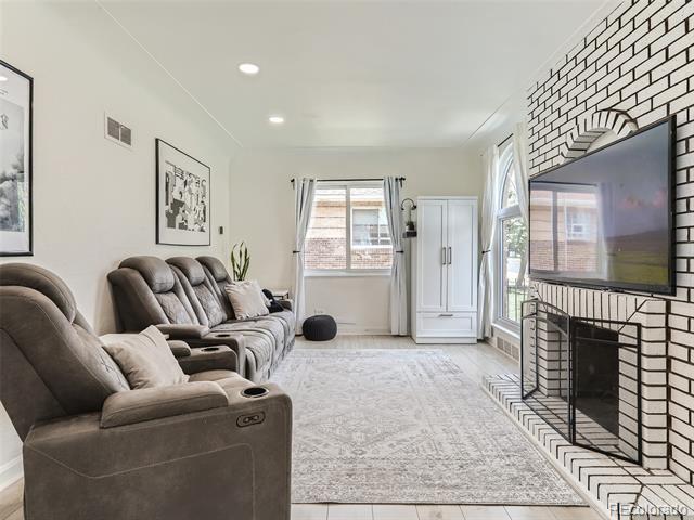 Photo - 2770 W 40th Ave