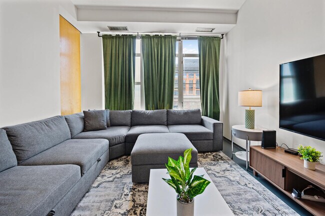 160 E Berkeley St Unit SI ID1240308P