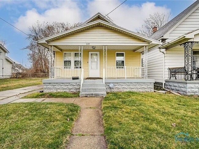 Building Photo - 630 Marmion Ave Rental