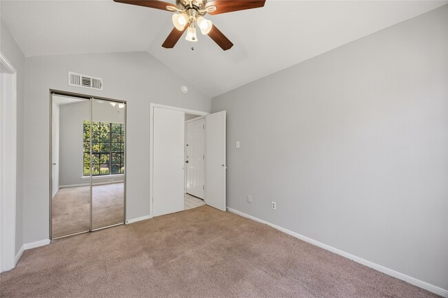 Building Photo - 8055 Cambridge St Unit 90