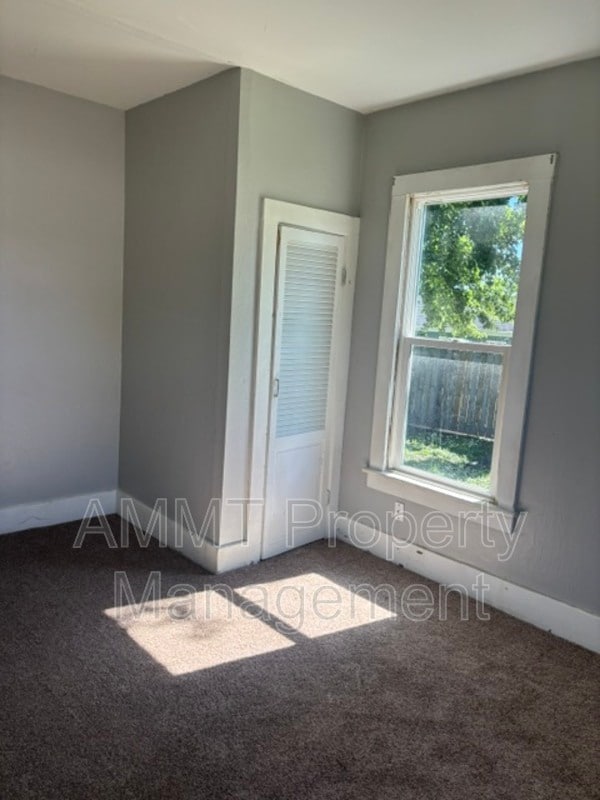 Photo - 310 8th Ave