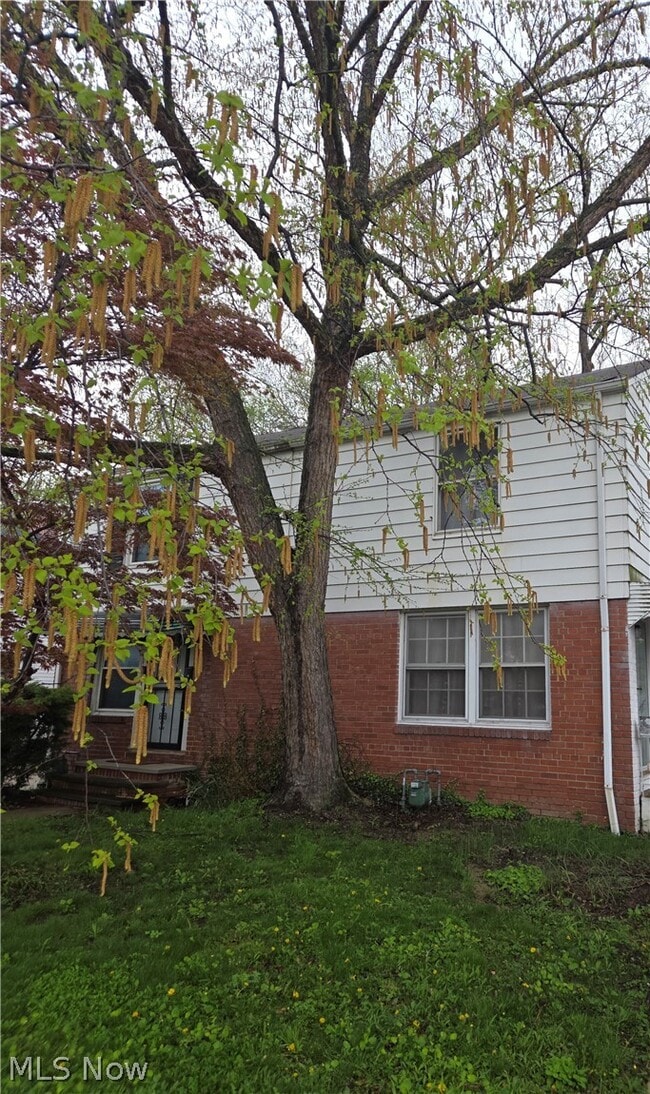 Building Photo - 21711 S Lake Shore