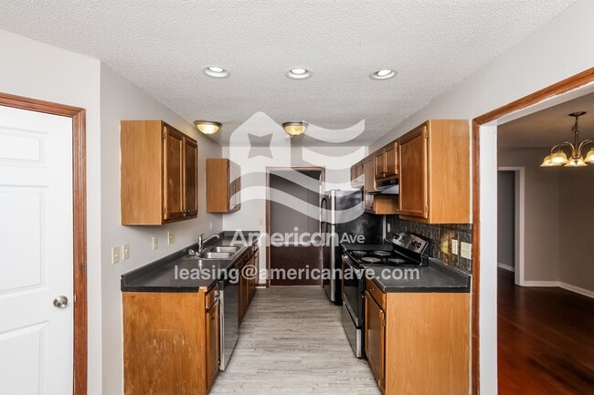 Photo - 128 Winslow Way