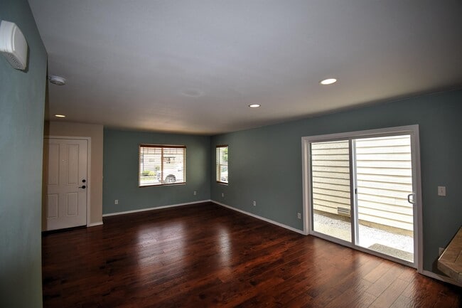 Photo - 8724 Stockholm Ln NE