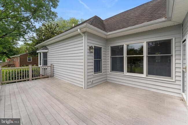 Photo - 8237 Hickory Dr