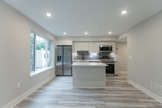 Photo - 665 N 35th St Unit 3