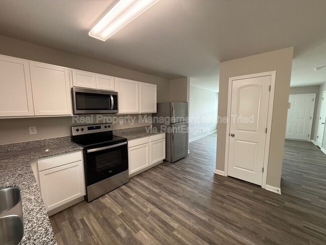 Photo - 3801 Miller Dr