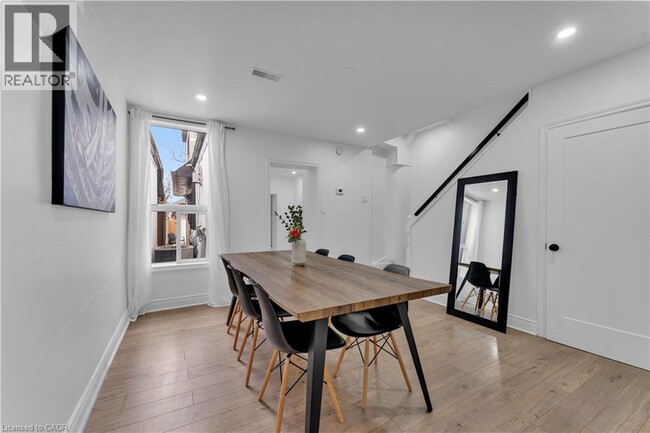 Photo - 237 West Avenue N
