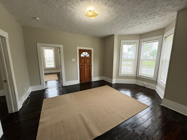 2 bedroom 1 bath home in Elkhart Indiana - 2 bedroom 1 bath home in Elkhart Indiana