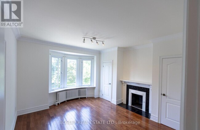 Photo - 411 Shaw St