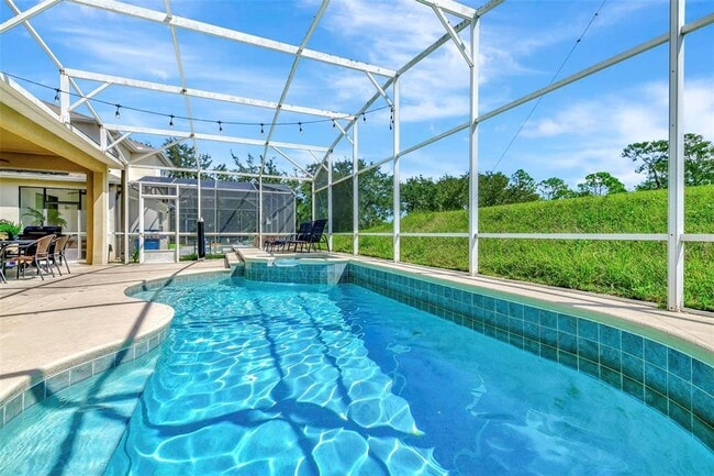 Photo - 118 HIGHER COMBE Dr