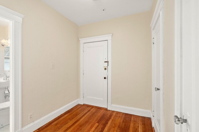 Photo - 40 Linnaean St Unit 11