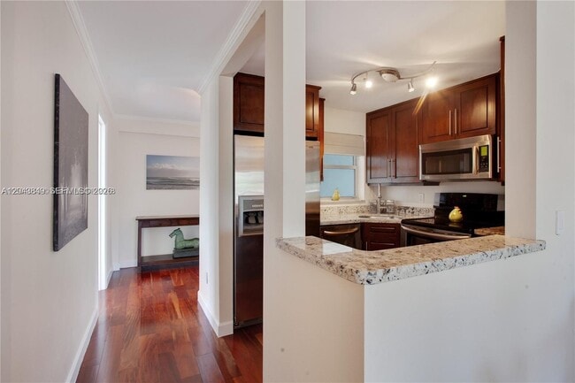 Building Photo - 1610 Lenox Ave. Unit 301
