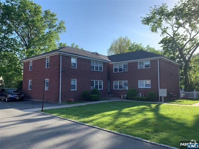 Building Photo - 171-183-183 Fort Lee Rd Unit 183-2B Rental