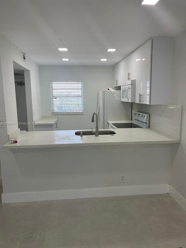 Photo - 9460 Tangerine Pl Unit 404
