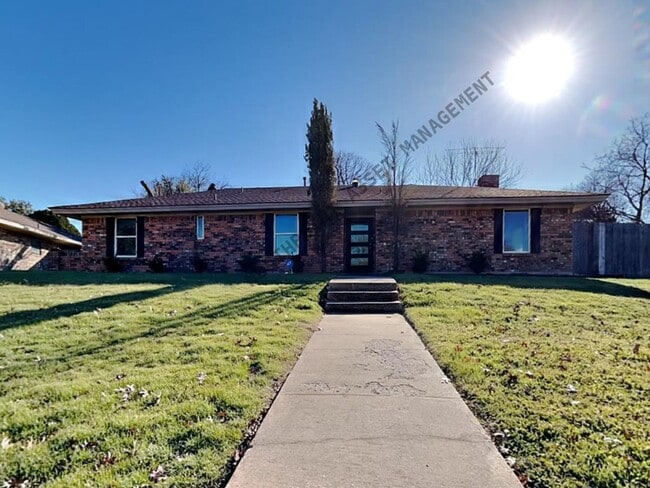 Building Photo - Newly Renovated Single Family Home | 4 BR/2BA | Fenced Backyard