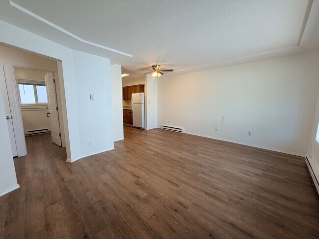 Photo - Charming 2 Bedroom Unit in NE Portland Water/ Sewar & Garbage PAID FOR!!!