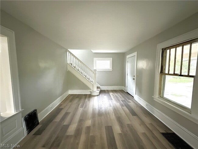 Photo - 1438 Newton St