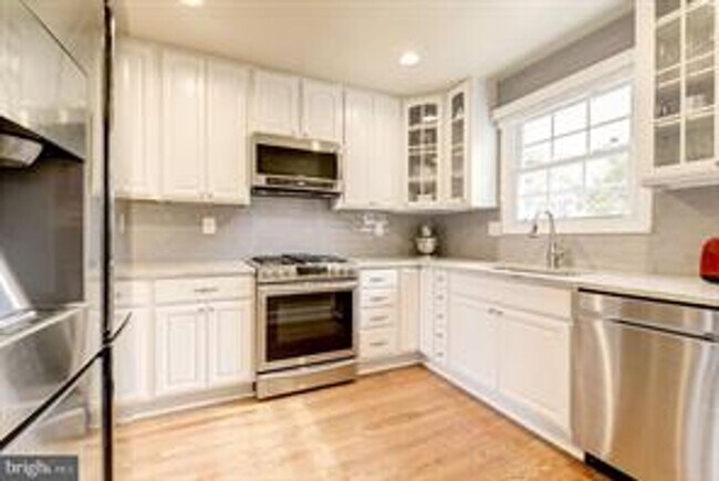 Photo - CHARMING COLONIAL LOCATED IN QUIET COURT I...