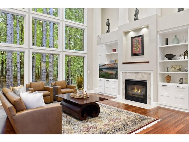 Photo - 4390 Trillium Ln W