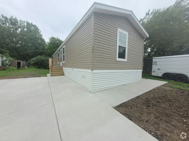 Building Photo - 111 Maple Dr Rental