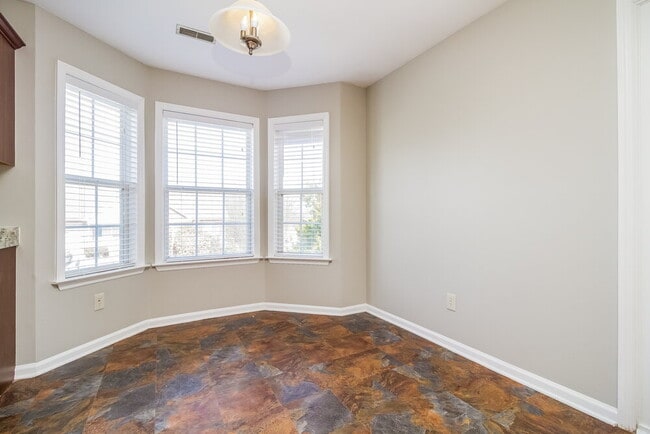 Photo - 142 Homestead Pl