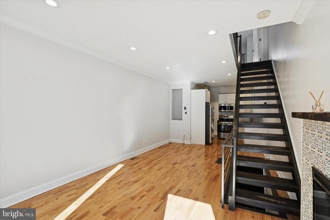 Photo - 2527 Ingersoll St