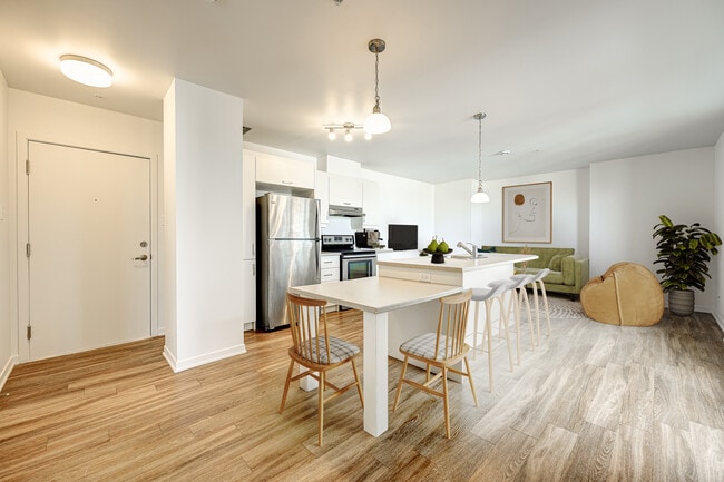 Building Photo - 4974 Place de la Savane