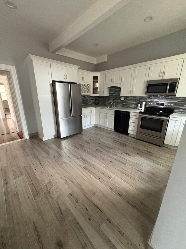 Photo - 393 Van Duzer St Unit 1