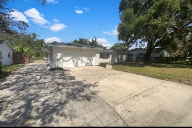 Building Photo - 7804 N 53rd St Rental