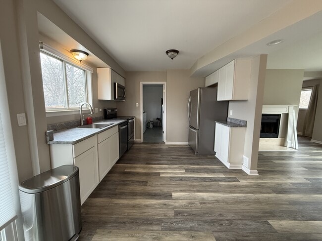 Photo - 1948 Henbert Rd