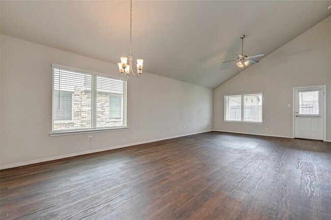 Photo - 15443 Cipres Verde St