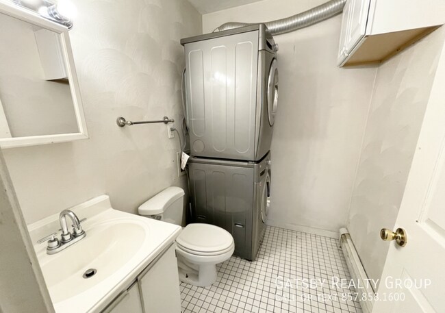 Photo - 5 Iroquois St Unit 2R