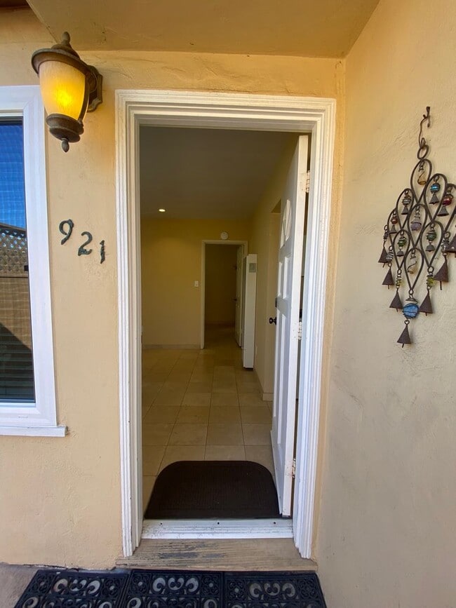 921-923 Missouri St Unit 921