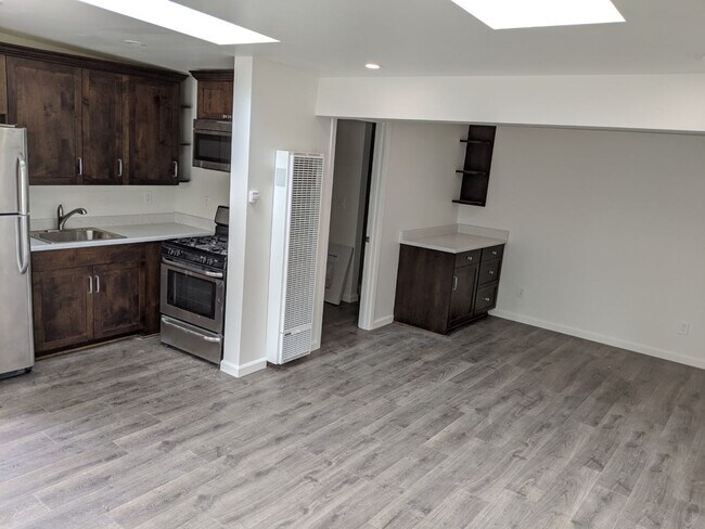 Photo - 694-696 Church St Unit 696