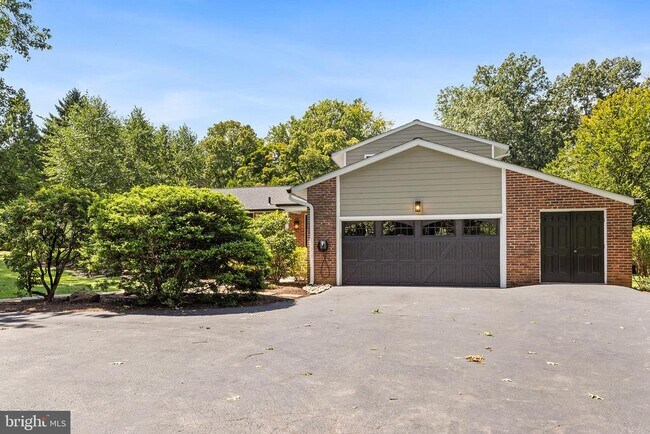 Photo - 749 Bair Rd