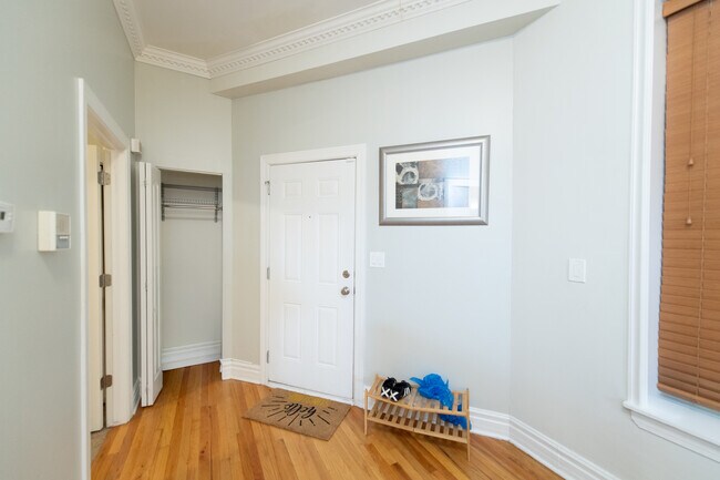 Photo - 4852 S Prairie Ave
