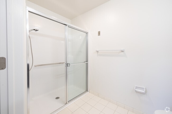 3BR, 2BA - 1,187SF - Primary Bathroom
