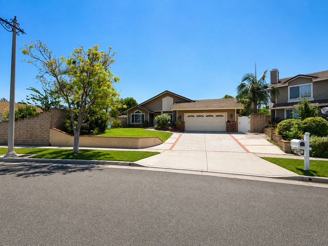 6132 E Baja Dr
