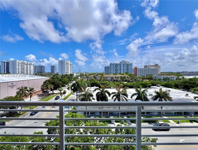 Photo - 2775 NE 187th St Unit 618