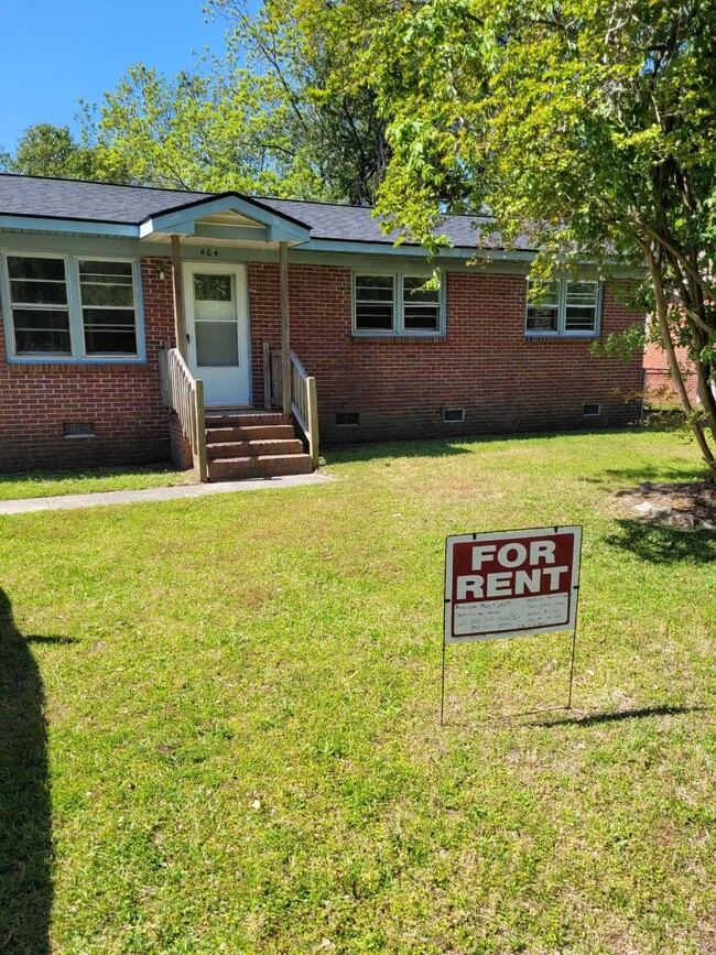 Front of the house - 404 Madeline Dr House