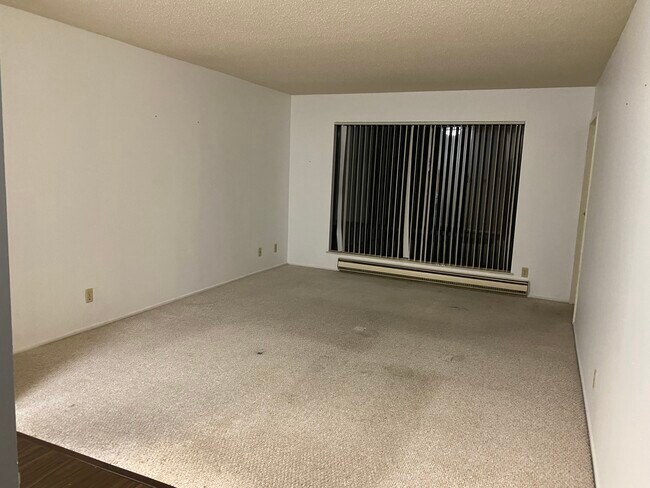 Photo - 4 Captain Dr Unidad 316